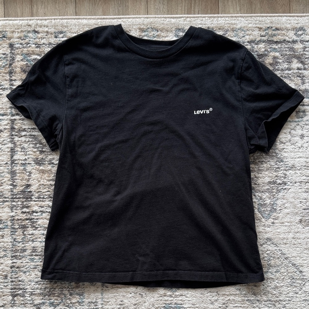 Levi's Classic Black Tee